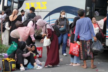 Jumlah penumpang bus di Terminal Purabaya selama Lebaran