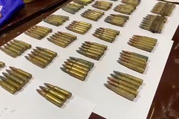 Satgas Cartenz ringkus terduga pelaku jaringan senjata ilegal