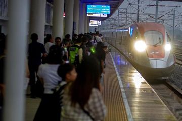 Whoosh makin populer sebagai pilihan transportasi mudik Lebaran 2026