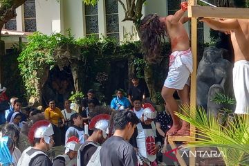 Pementasan Kisah Sengsara Yesus di Gereja Mentok