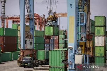 Ekonom paparkan sektor pendorong ekonomi RI tembus di atas 5 persen