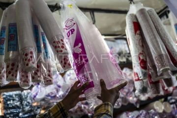 Pemerintah siapkan strategi hadapi kenaikan harga plastik