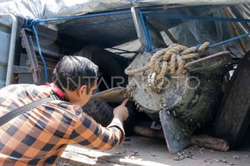 Foto: Lanal Mataram amankan benda asing temuan nelayan