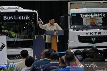 Kemarin, penyempurnaan tata kelola SPPG hingga produksi sedan listrik