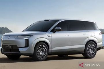 BYD Denza N8L terbaru dijual mulai Rp866 juta