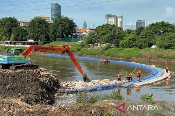 Pengerukan Kanal Banjir Barat ditargetkan rampung dalam setahun