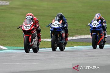 Manuver terakhir Rheza antar AHRT rebut podium di pembuka ARRC Sepang