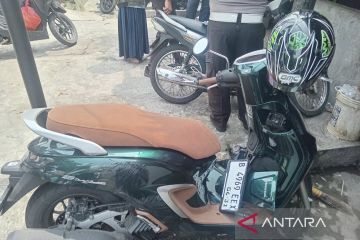 Kurang konsentrasi, pengendara motor tewas usai tabrak bus di Jaksel