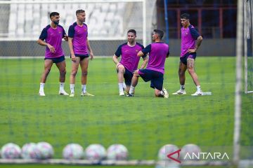Siap guncang GBK! Barcelona Legends matangkan strategi demi hadapi DRX World Legends