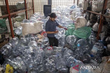 Penurunan setoran sampah plastik di bank sampah
