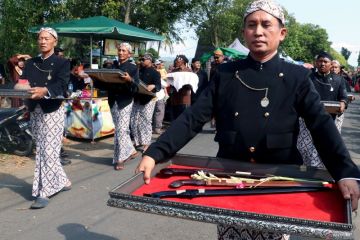 Tradisi kirab dan jamasan pusaka Kyai Jugo di Blitar
