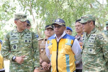 BBWS Mesuji Sekampung gandeng TNI AD bersihkan gulma&nbsp;