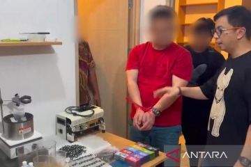 Polisi bongkar praktik laboratorium tersembunyi di Tangerang