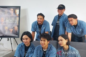 Sal Priadi rancang lagu baru saat syuting "Monster Pabrik Rambut"