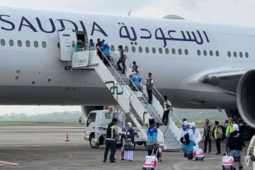 Kloter pertama haji Embarkasi Palembang terlambat berangkat