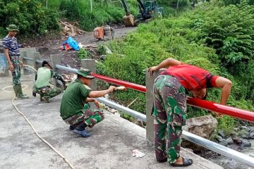 TNI rampungkan dua unit jembatan Armco di Tanah Datar&nbsp;