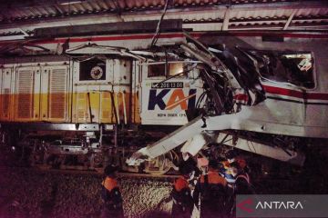 Terpopuler, kecelakaan kereta di Bekasi hingga reshuffle kabinet
