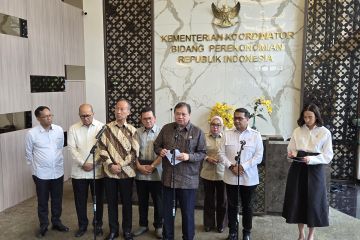 Pemerintah bebaskan bea masuk impor bahan baku plastik