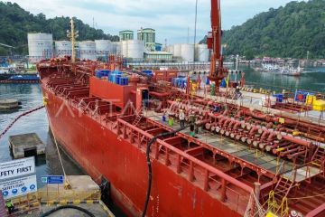 Peningkatan produksi bongkar muat CPO di Teluk Bayur