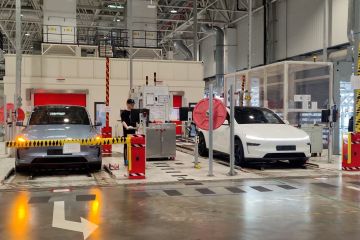 Mengintip dapur produksi Tesla di Shanghai