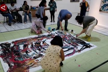 ​Sensasi melukis bareng seniman di pameran 'Seen The Unseen'