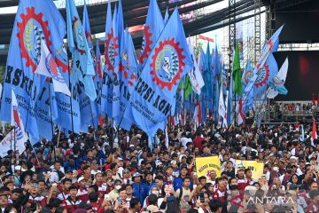 Presiden Prabowo hadiri peringatan Hari Buruh Internasional di Monas