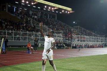 Bhayangkara FC kalah dari Persib Bandung