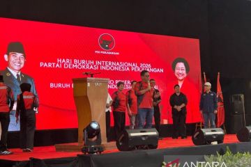 Hasto ajak buruh perkuat persatuan hadapi tantangan ekonomi