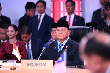 Politik sepekan, Prabowo di KTT ASEAN hingga Ade Armando bantah fitnah