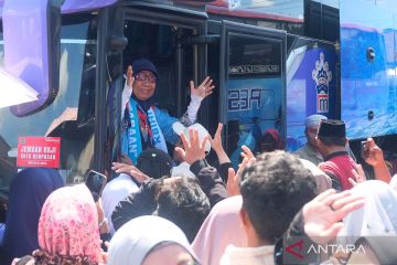 Sebanyak 698 calon haji dari Bali diberangkatkan ke Arab Saudi melalui Surabaya