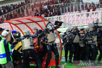 Kekalahan Persipura lawan Adhyaksa FC diwarnai kericuhan