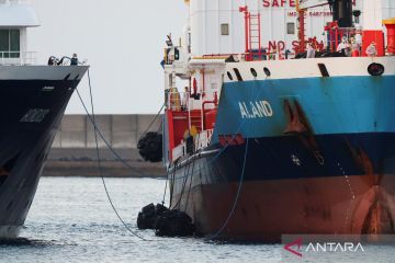 Evakuasi kapal pesiar MV Hondius di lepas Pantai Tenerife