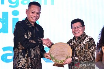 ANTARA raih penghargaan dari Perum Bulog