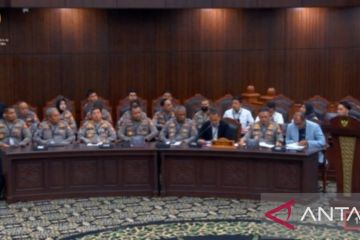 MK dengarkan keterangan DPR dan Presiden terkait uji materiil UU Polri