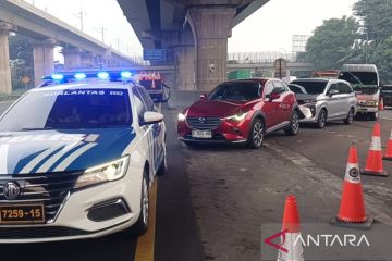 Contraflow kembali diberlakukan di Km 23 Tol Jakarta-Cikampek