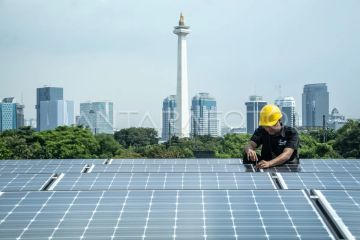 IESR sambut positif target PLTS 100 GW dan konversi kendaraan listrik