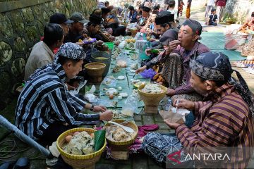 Wujud syukur petani robusta, sesepuh adat Temanggung pimpin ritual Nublek Kopi 2026