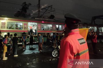 KRL Duri-Tangerang dievakuasi ke Stasiun Rawa Buaya