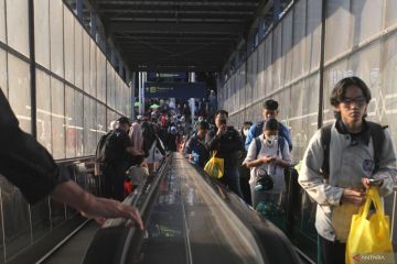 Kepadatan penumpang di Stasiun Malang saat libur Idul Adha