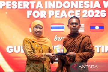 Khofifah serukan penguatan persaudaraan pada peringatan Waisak
