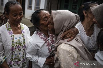 Dusun Thekelan tunjukkan wajah Indonesia, umat lintas agama saling bermaafan saat Waisak