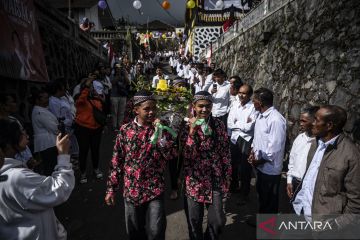 Dusun Thekelan tunjukkan wajah Indonesia, umat lintas agama saling bermaafan saat Waisak
