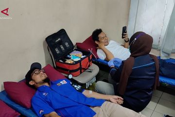 Hari Buruh di Cilegon dimeriahkan sunatan massal hingga donor darah