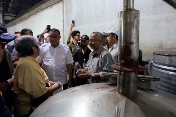 Menteri LH tinjau produksi bioetanol dari sampah di Kota Bandung