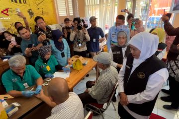 Pemprov Jatim dorong posyandu lansia agar tetap sehat di masa tua