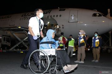 Kedatangan jamaah haji di Bandara Juanda