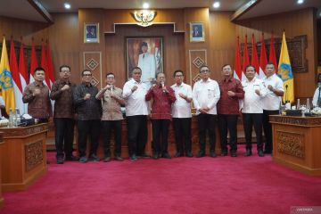 Jumhur pimpin deklarasi menuju Bali 100 persen pilah sampah