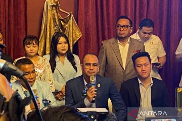 Raffi Ahmad mengaku sempat hubungi Seskab Teddy dan Waka DPR Dasco