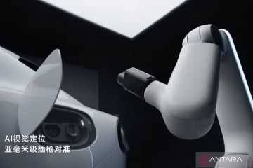 Xiaomi perkenalkan lengan robot untuk pengisian daya mobil listrik