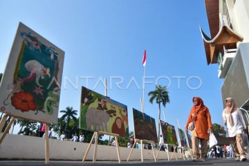 Pameran lukisan lingkungan karya pelajar di Padang